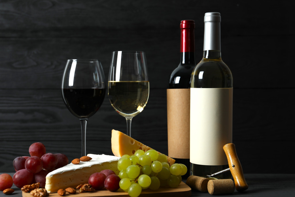 Wine and cheese pairings: the guide to matching flavors