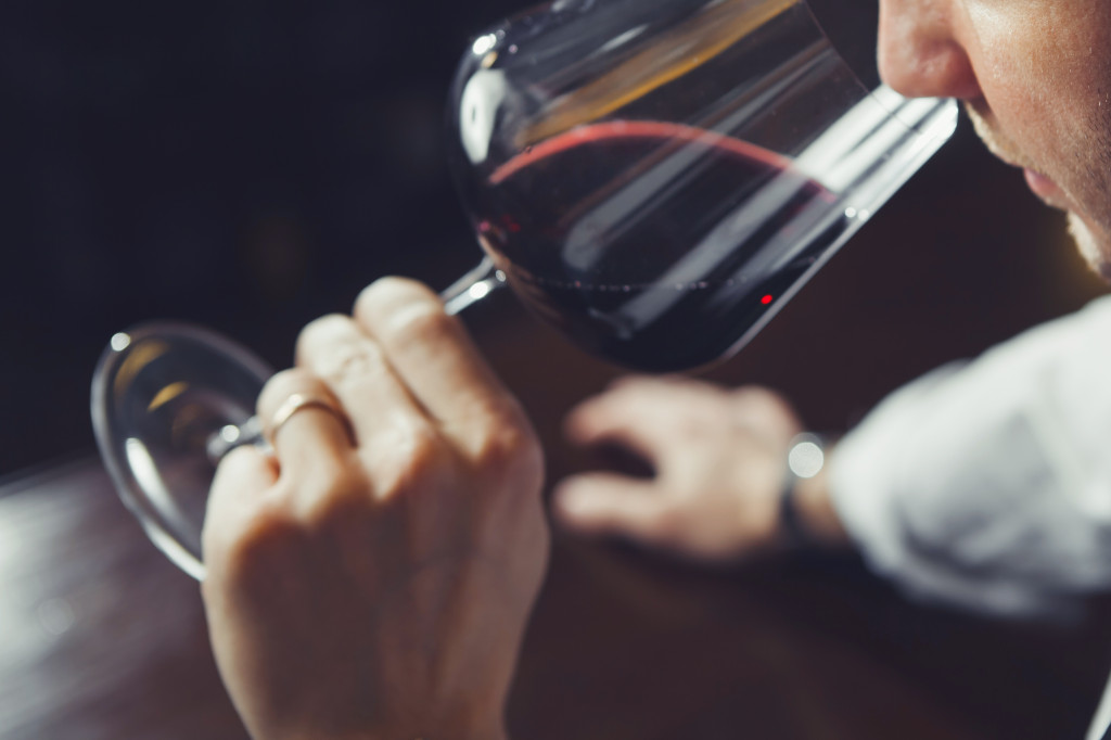 Comment identifier les arômes du vin ? Le guide des experts