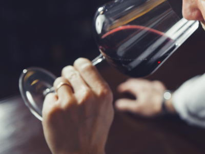 How to identify wine aromas? The expert guide